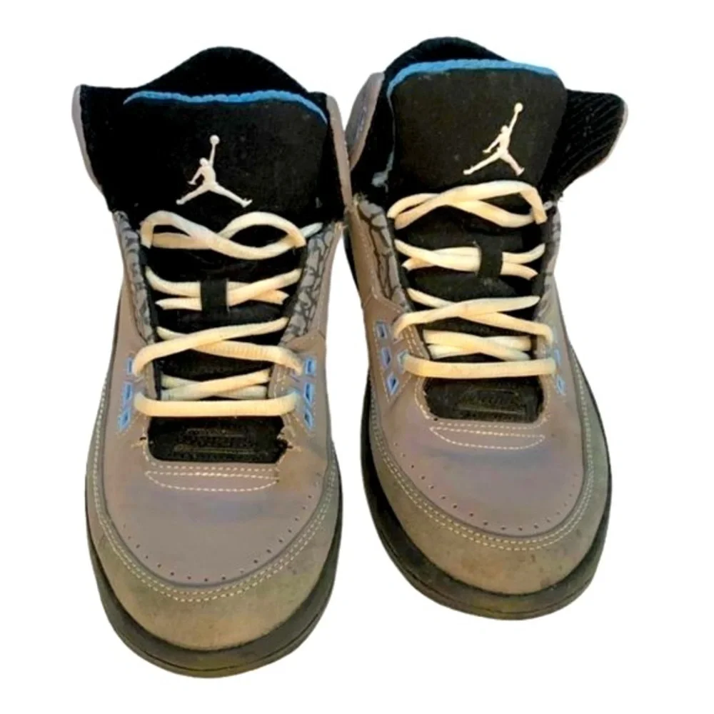 Jordan 2.5 TEAM GS BRED BASKETBALL SHOES Size Boy’s 7Y/Women's 8.5 Gray and Bl…